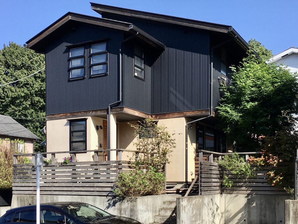 東京都世田谷区三軒茶屋・下北沢の住空間ギャラリー探彩工房　自然素材の家を２５年以上手掛けてきた探彩工房建築設計事務所が提案する、麻のオーダーカーテンと山野草・苔アートのギャラリーです。一級建築士が光と自然を感じる居心地の良い住空間をデザインし、日々の暮らしに安らぎと癒しをお届けします。