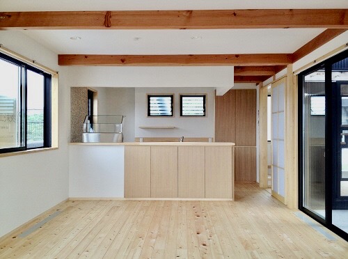 東京都世田谷区三軒茶屋・下北沢の住空間ギャラリー探彩工房　自然素材の家を２５年以上手掛けてきた探彩工房建築設計事務所が提案する、麻のオーダーカーテンと山野草・苔アートのギャラリーです。一級建築士が光と自然を感じる居心地の良い住空間をデザインし、日々の暮らしに安らぎと癒しをお届けします。